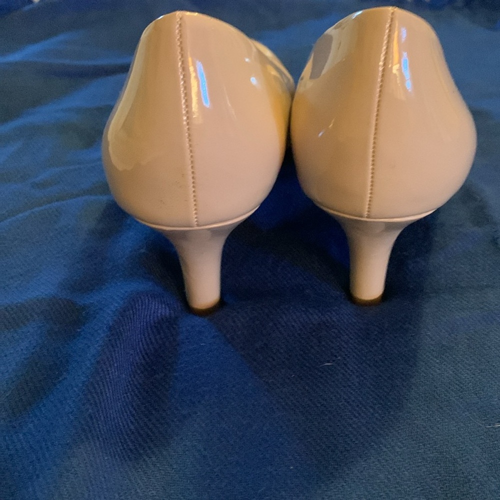 Life Stride Cream Heels Classic Patent - Picture 5 of 5